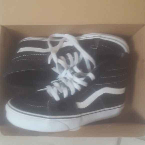 adia dora tennis shoes